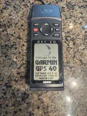 Garmin GPS 40 Handheld Unit Tested Works Clean Glass With Carry Case