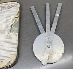 VINTAGE OUTERS LOCATOR WITH CASE
