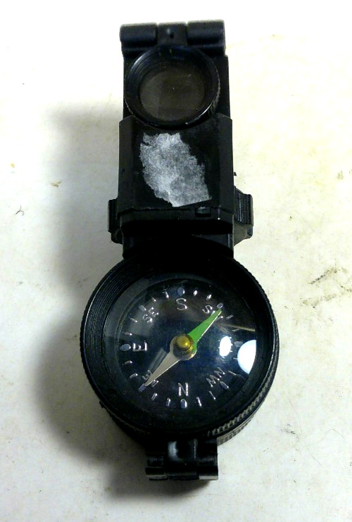 TRAVELING MINI COMPAS MIRROR MAGNIFIER