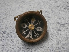 VINTAGE MARBLES GLADSTONE MICH. BRASS PIN ON COMPASS WORKING