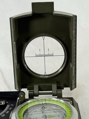 Multifunctional luminous dial Waterproof and fog-proof Accurate military compass