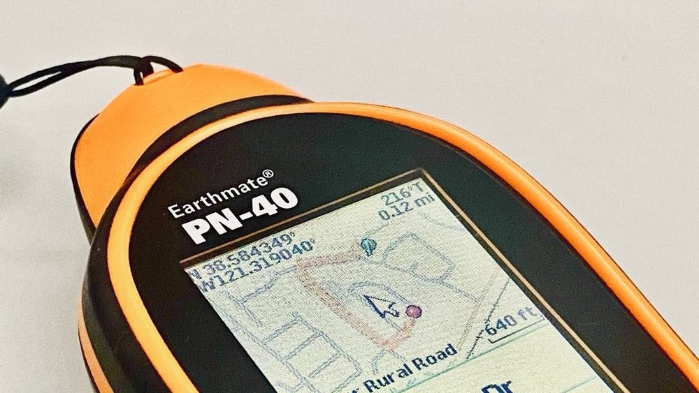 A040 GPS Navigator Delorme Earthmate PN-40 Color Screen Handheld Navigation