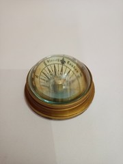 Vintage Brass Pocket Compass Nautical Maritime Navigation Antique Style Desk
