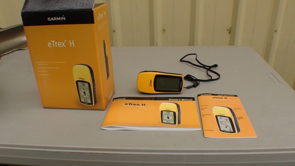 GARMIN NEW eTREX H HANDHELD GPS RECCIVER HIKING/HUNTING/ FISHING IN BOX