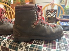 LOWA VINTAGE HIKING BOOTS SIZE 10 Men’s
