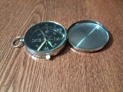 Vintage japan made Flip Lid Compass. Great shape vintage compass