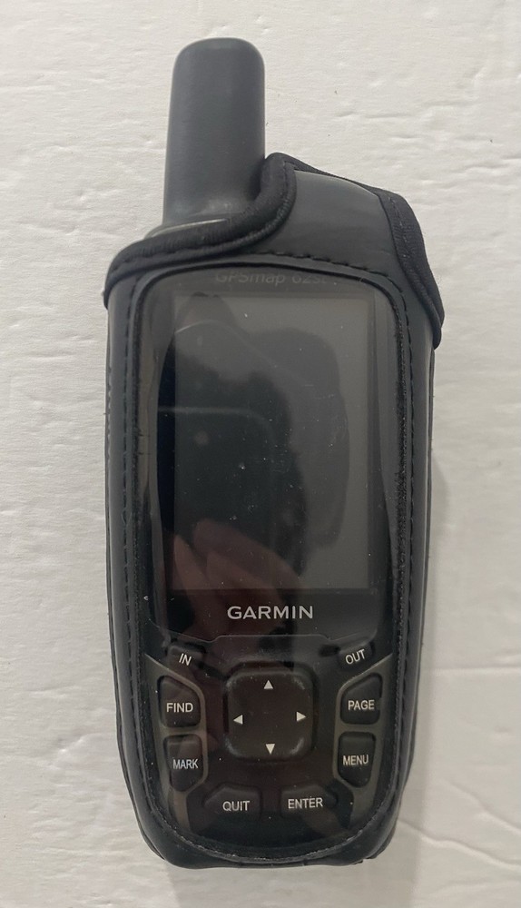 Garmin GPSmap 62ST Color Screen Handheld GPS Navigator w/sleeve (Needs Battery)