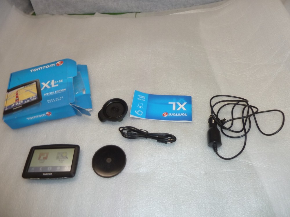 TomTom XL 335 SE Special Edition Car GPS 4.3″ LCD w Mount Box & Manual Tested