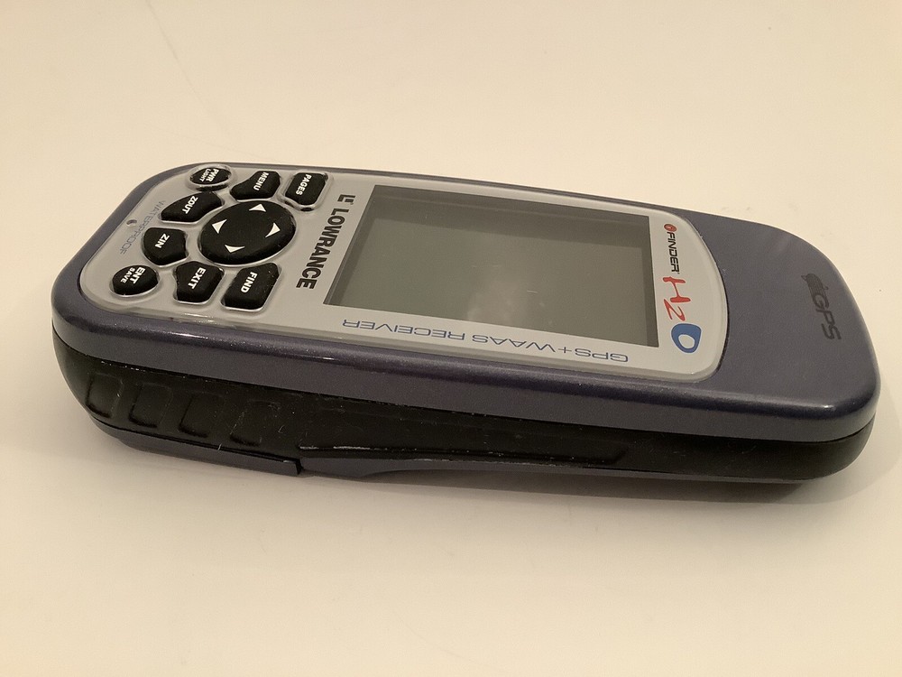 LOWRANCE IFINDER H2OC HANDHELD GPS WAAS RECEIVER – DOESN’T POWER ON – SOLD AS IS