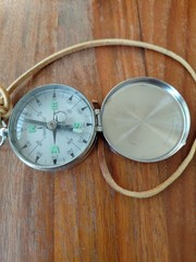 Vintage Liquid Filled Compass Pathfinder Precise Japan (Pre-Owned) Working!