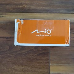 Mio Moov R403 Automotive GPS Navigation System Bundle – GUC