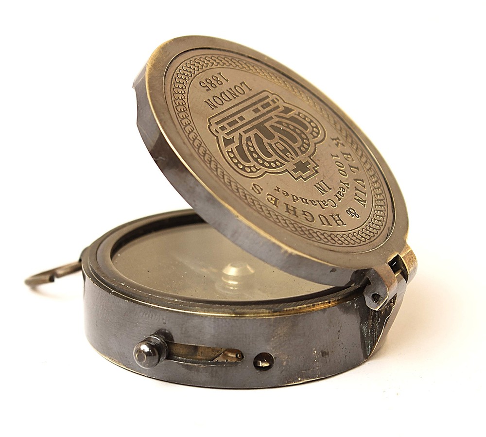 Vintage Brass Compass w/ 100-Year Calendar – Classic Navigation Tool