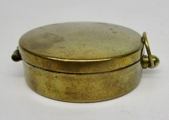 Vintage York Hamza compass in brass case with hinged lid 1 3/4″ round