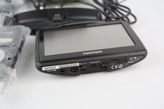 TomTom GO 920T TRAFFIC Portable GPS Navigator 920-T USA/Canada/EUROPE Maps