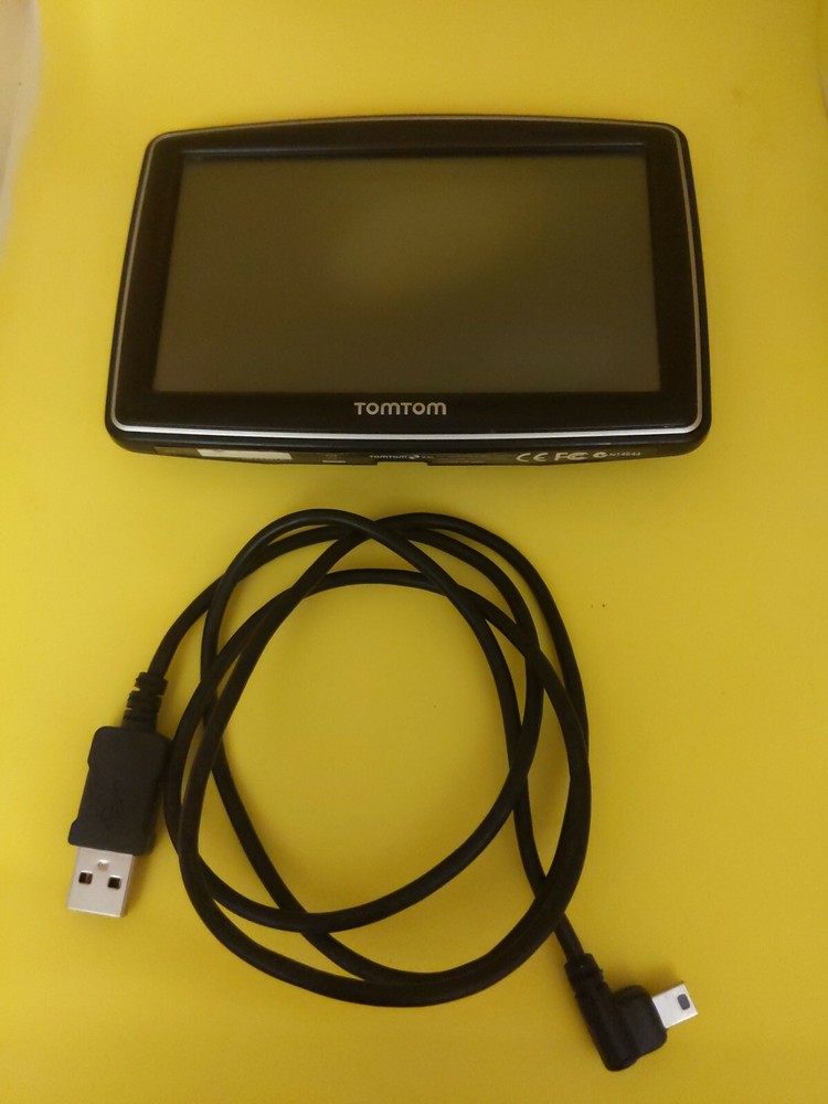 TomTom XXL US and Canada 310 N14644 w/USB cable. B5