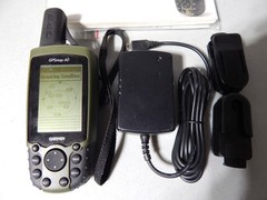 Garmin GPSMAP 60 Bundle with Belt Clip, Charger, Manual in Box -WORKS GREAT
