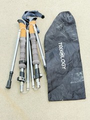 Set of Trekology Folding Trekking Poles 110-130CM Gray W/Bag… 11Q