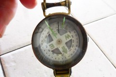 VINTAGE UNBRANDED MILITARY STYLE LIQUID FILLED LENSATIC COMPASS – JAPAN