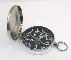 Vintage 1970’s Chrome Locking Pocket Compass Made in Taiwan Works!