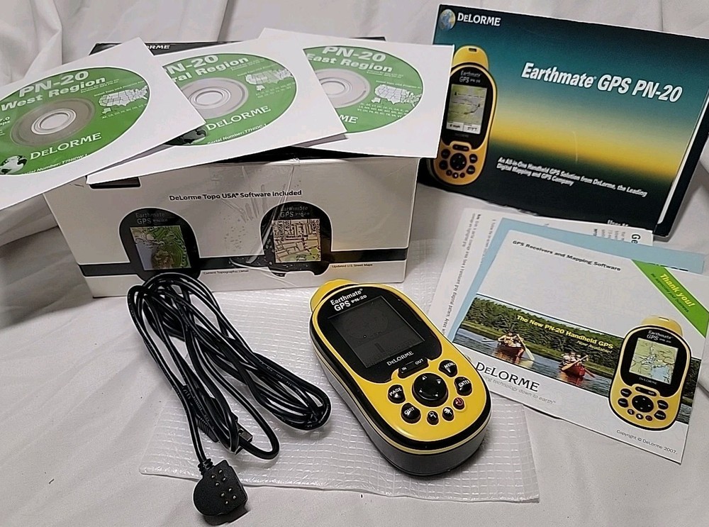DeLorme Earthmate GPS PN-20 Handheld GPS 2gb Memory Card Charging Cable Adapter