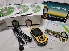 DeLorme Earthmate GPS PN-20 Handheld GPS 2gb Memory Card Charging Cable Adapter