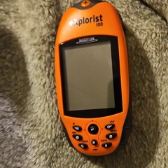 Magellan eXplorist 100 Handheld Hiking GPS with Carry Case **Not working Read