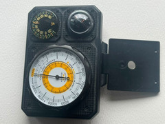 Sun Company Navigat’r 6 – Six-Function Dashboard Altimeter/Barometer (Meters)