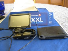 TOMTOM XXL 550 TM Portable GPS Navigator Lifetime Traffic & Maps Edition