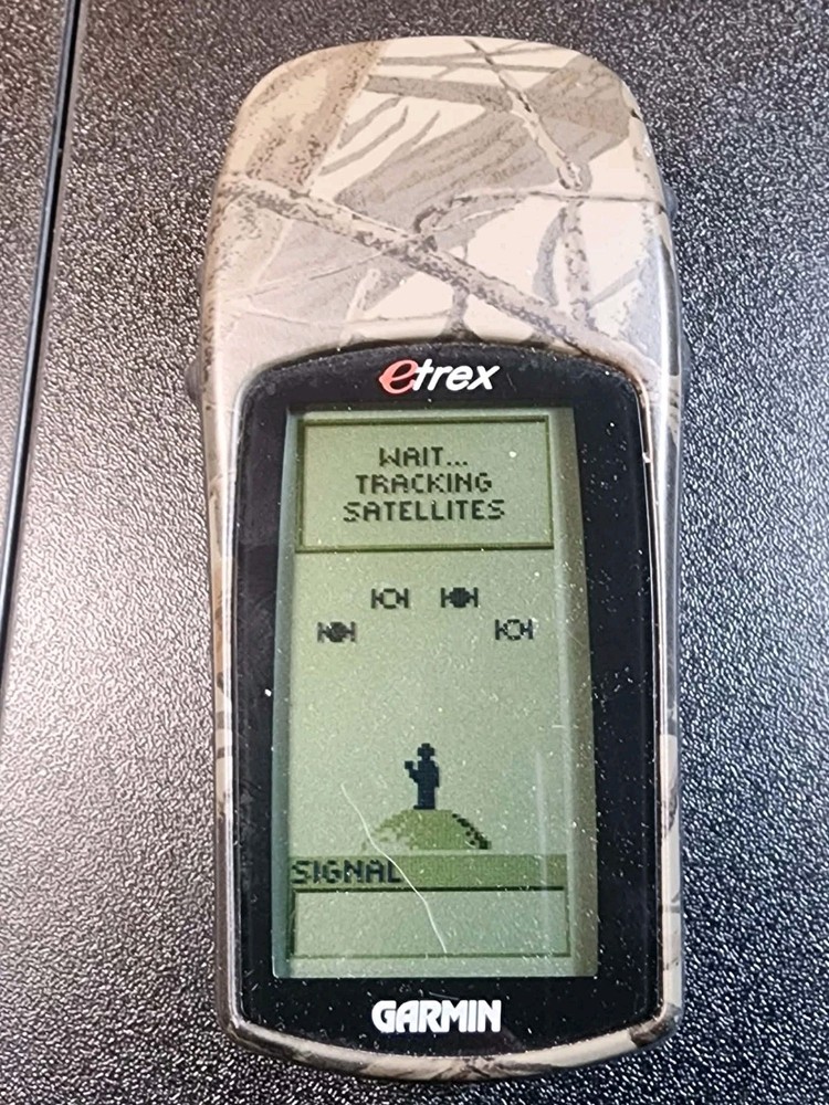 Garmin: eTrex Camo – Personal Navigator – 12 Channel Hiking / Outdoor GPS