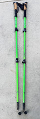 Set of Foxelli 7075 Aluminum Trekking Poles 110-135CM Green .. 4E
