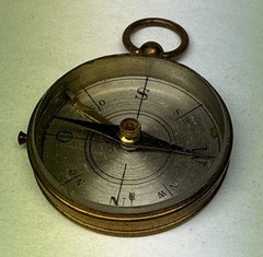 Old Antique Brass German Pocket Compass No East O Odd 1 5/8” Dia 3/8” Tall Lock