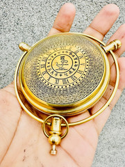 **Golden Alethiometer Compass Prop – His Dark Materials Replica Symbol Reader