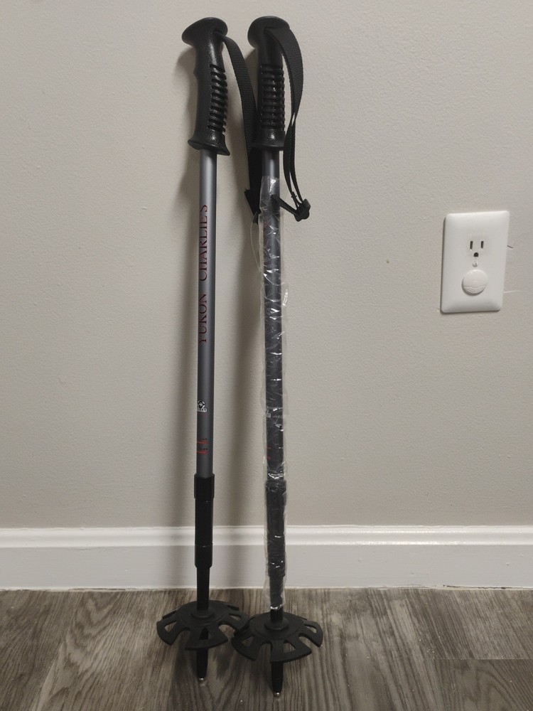 Yukon Charlie’s Advanced Adjustable Lightweight Trekking Poles 140cm Gray New