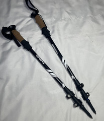 Set of Trail Buddy Trekking Poles 105-135CM Black/Blue Mismatched Read