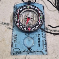 Turn On Sport Compass Clear Blue Orienting Hunting Hiking Exploring