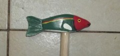 CARVED WOOD “Red Green Fish” WALKING STICK, Cane- 34-36″L & 3/4″ Dole