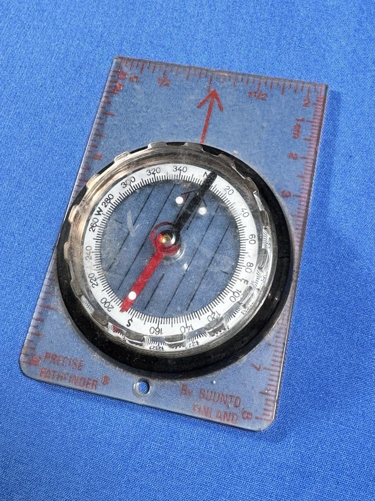 Vintage SUUNTO Precise Pathfinder Compass, Made in Finland 3.25″ x 2.25″