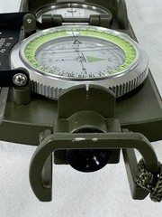 Multifunctional luminous dial Waterproof and fog-proof Accurate military compass