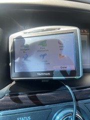 TomTom GO 730T Car Portable GPS Navigator LIFETIME TRAFFIC Unit 4.3″ LCD tom set