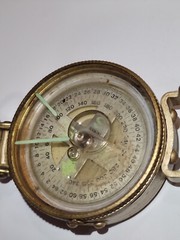 Vintage Lensatic Compass Liquid Filled Metal Case Made In Taiwan Clip-On