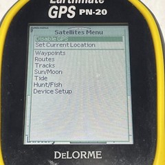 DeLorme Earthmate GPS PN-20 Geocaching Hiking Fishing Handheld GPS No Batteries
