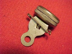 VINTAGE MARBLES GLADSTONE,MI ~ POCKET/PIN ON COMPASS ~ ESTATE ITEM