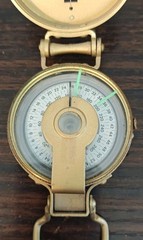 “LIQUID FILLED” LENSATIC COMPASS MADE IN JAPAN