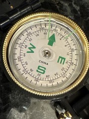 VINTAGE ENGINEERS COMPASS GREAT CONDITION BLACK HARD PLASTIC/BRASS