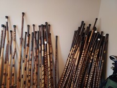 HUGE LOT O F ” 100 ” BAMBOO HIKING / WALKING STICKS FROM 48″ TO 60+”