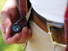 Multi-Functional Carabiner Compass – Lightweight Adventure Essential