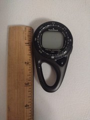 RadioShack 63-5027 Battery Powered Clock Handheld Digital Compass Carbiner Clip