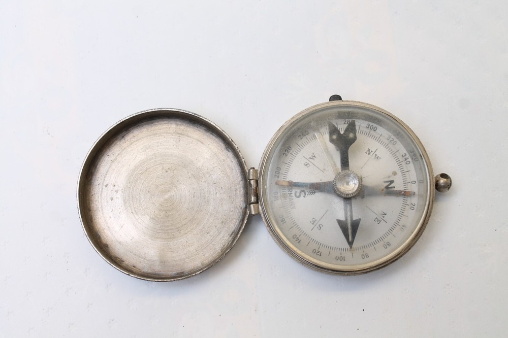 Vintage PIC Brass Compass – With Lock and Direction Arrow – Made in Germany