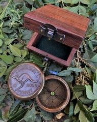 2″ Australia Penny [1930] Beautiful Antique Collectible Compass With Wooden Box