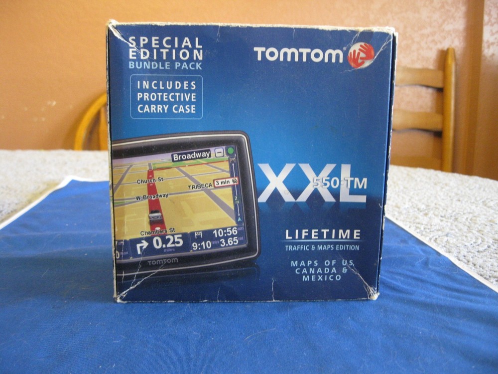 TOMTOM XXL 550 TM Portable GPS Navigator Lifetime Traffic & Maps Edition
